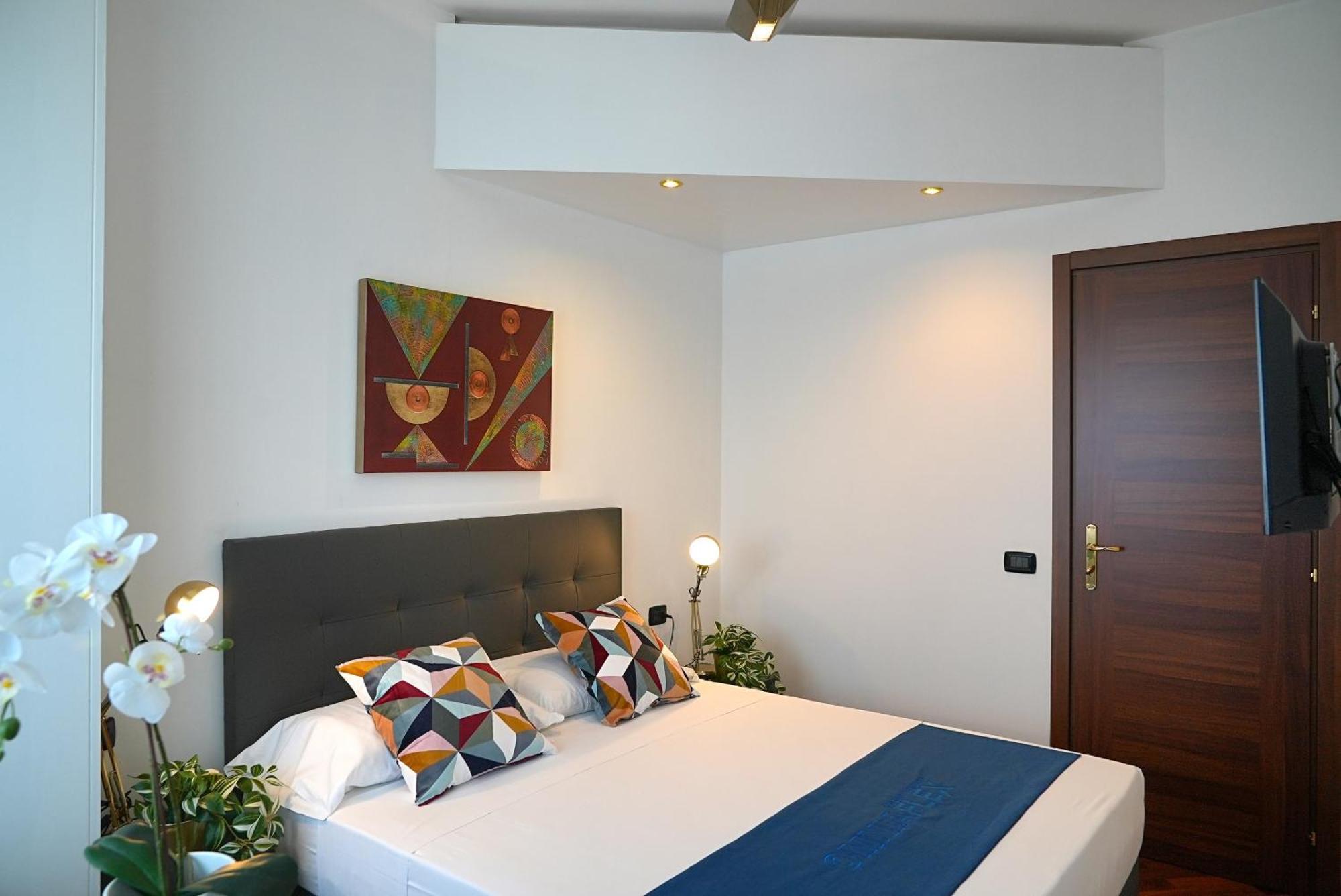 Suite & Premium Room - Centro Bari - Stazione 外观 照片